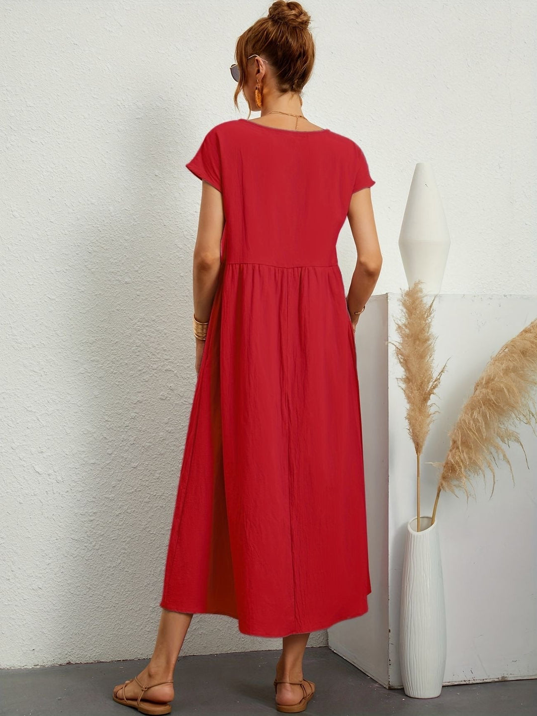 Kimber - Elegancka dziewczęca sukienka midi z okrągłym dekoltem dla modnych kobiet