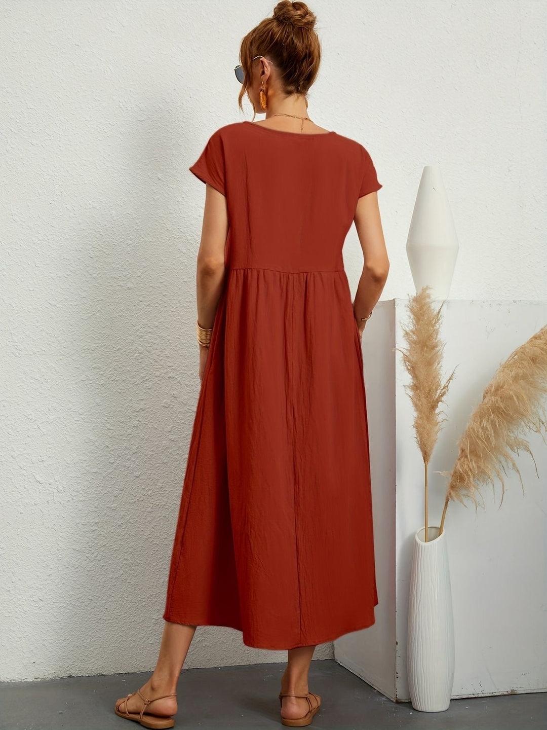 Kimber - Elegancka dziewczęca sukienka midi z okrągłym dekoltem dla modnych kobiet