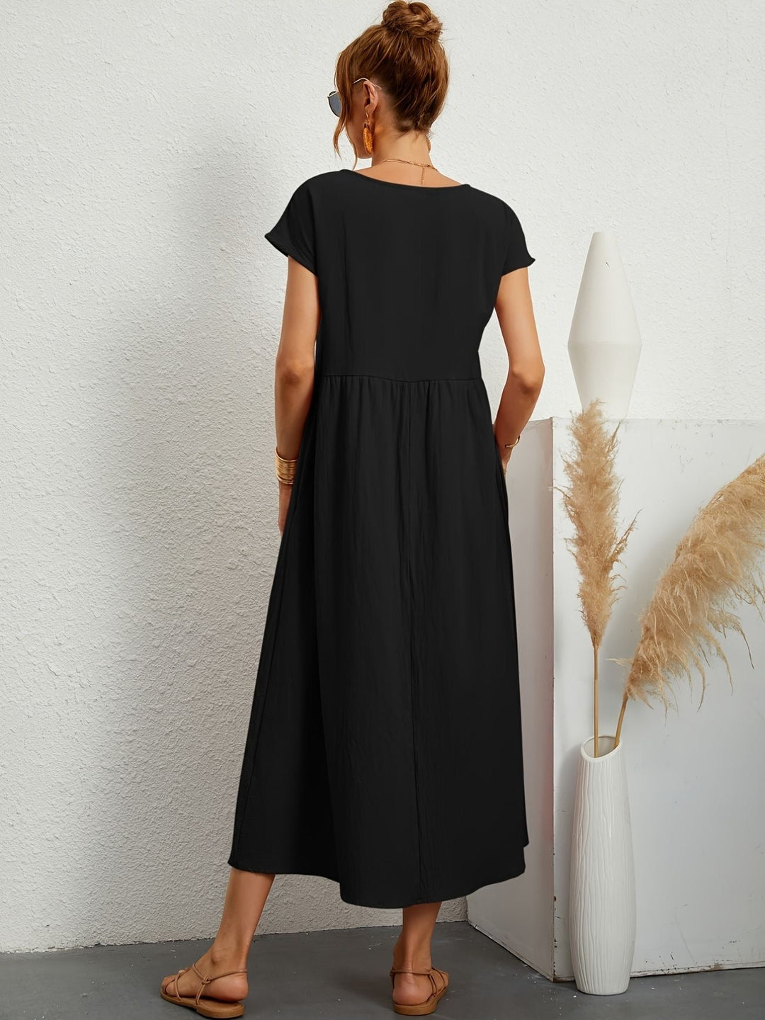 Kimber - Elegancka dziewczęca sukienka midi z okrągłym dekoltem dla modnych kobiet