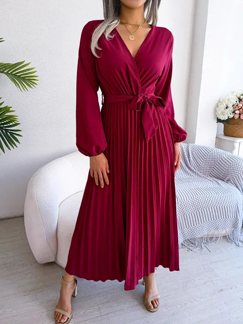 Azara - Elegancka koronkowa i plisowana suknia maxi na ponadczasowy wygląd