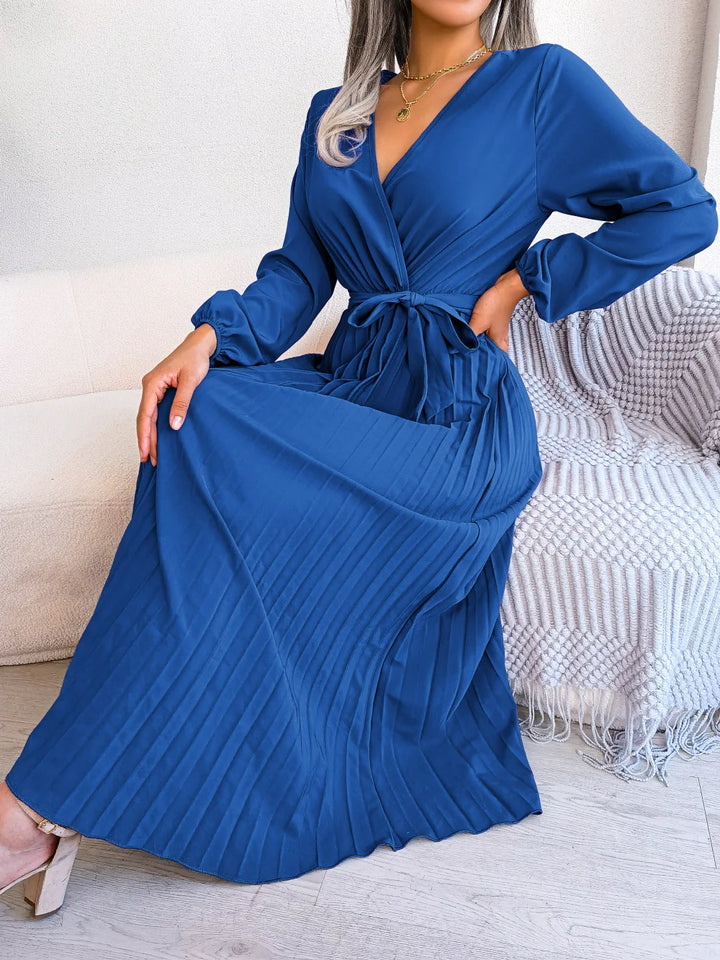 Azara - Elegancka koronkowa i plisowana suknia maxi na ponadczasowy wygląd