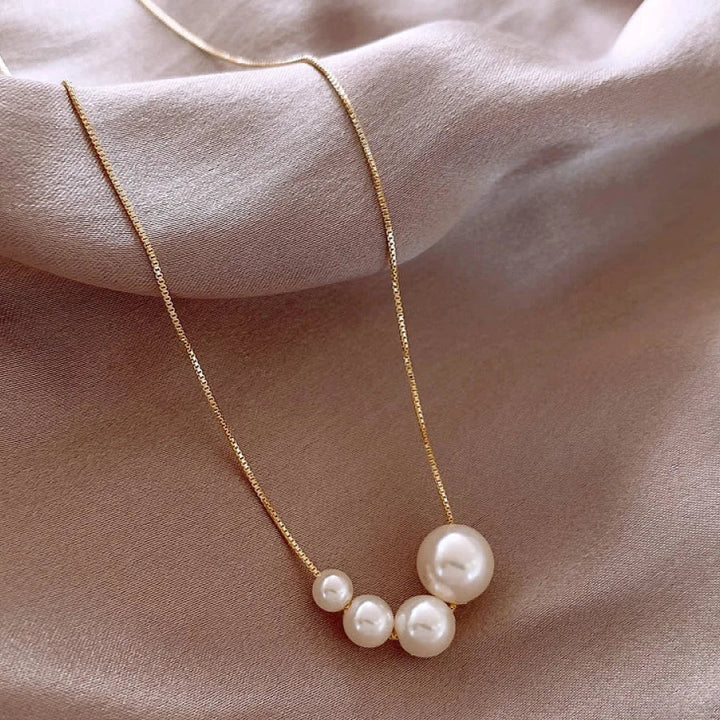 Annalise | Gold necklace with freshwater pearl 